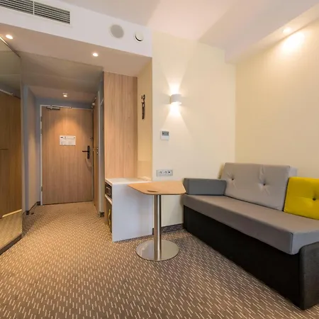 Express - Mokotow By Ihg Готель 3*