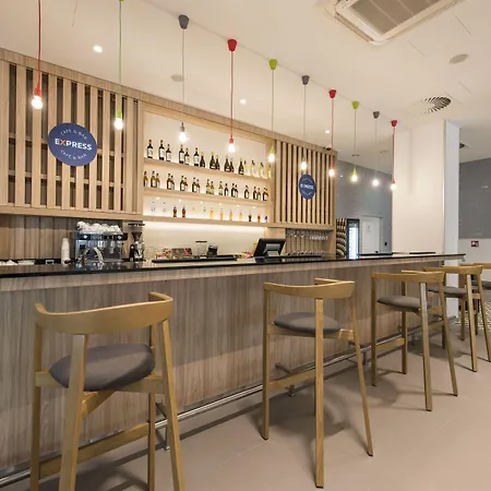 Express - Mokotow By Ihg Готель 3*